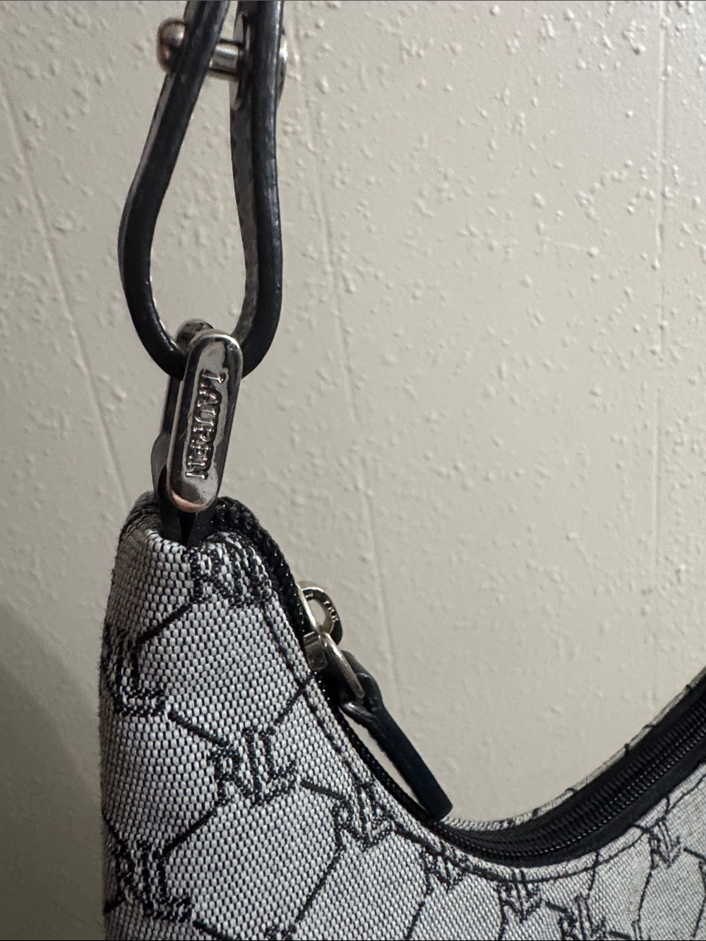 Ralph Lauren Gray Monogram Shoulder Bag with Black Trim - Picture 8 of 16